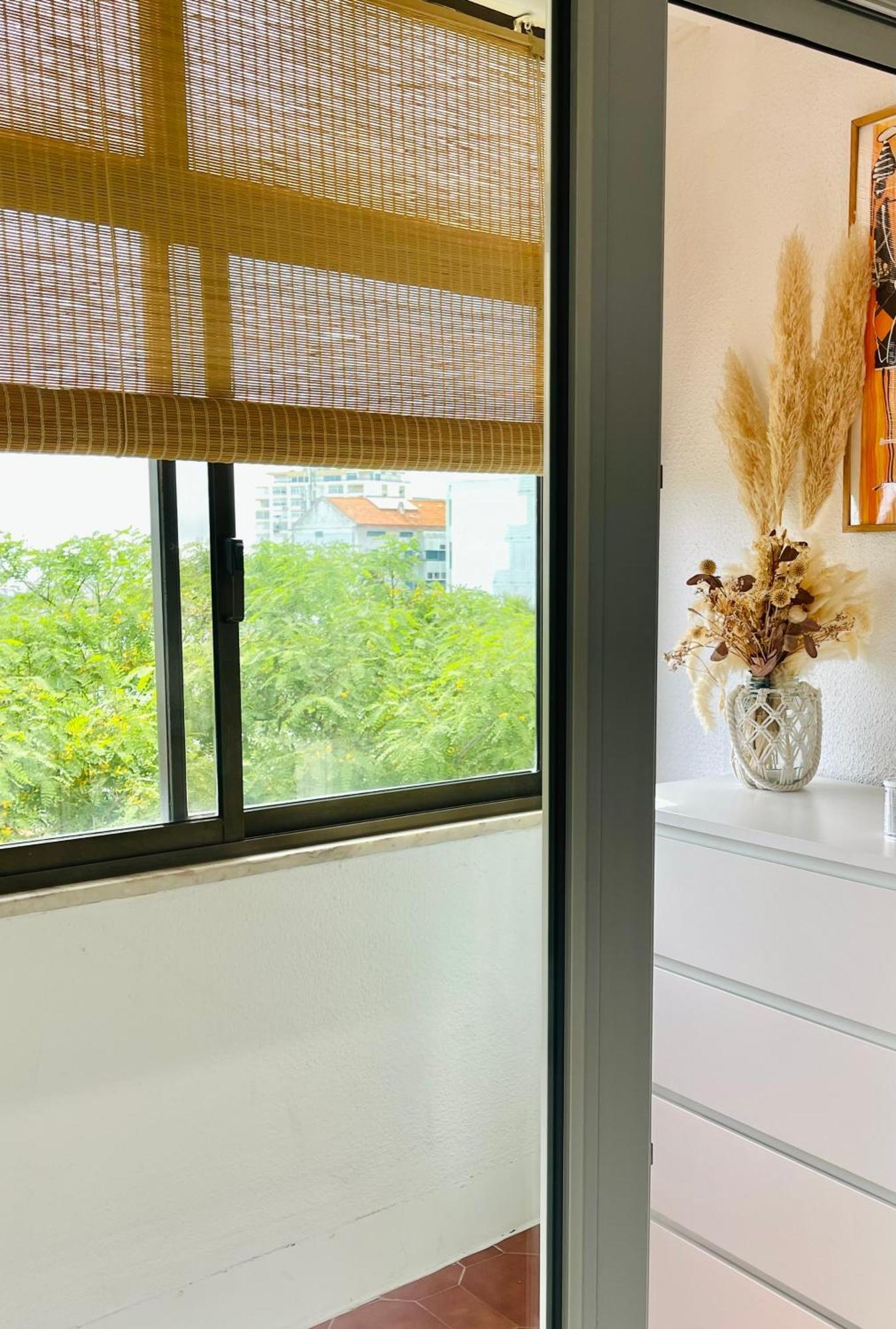 1-Bedroom Sea View Apartment With Private Balcony Costa Da Caparica, Just 5 Minutes From The Beach Costa da Caparica Exterior photo